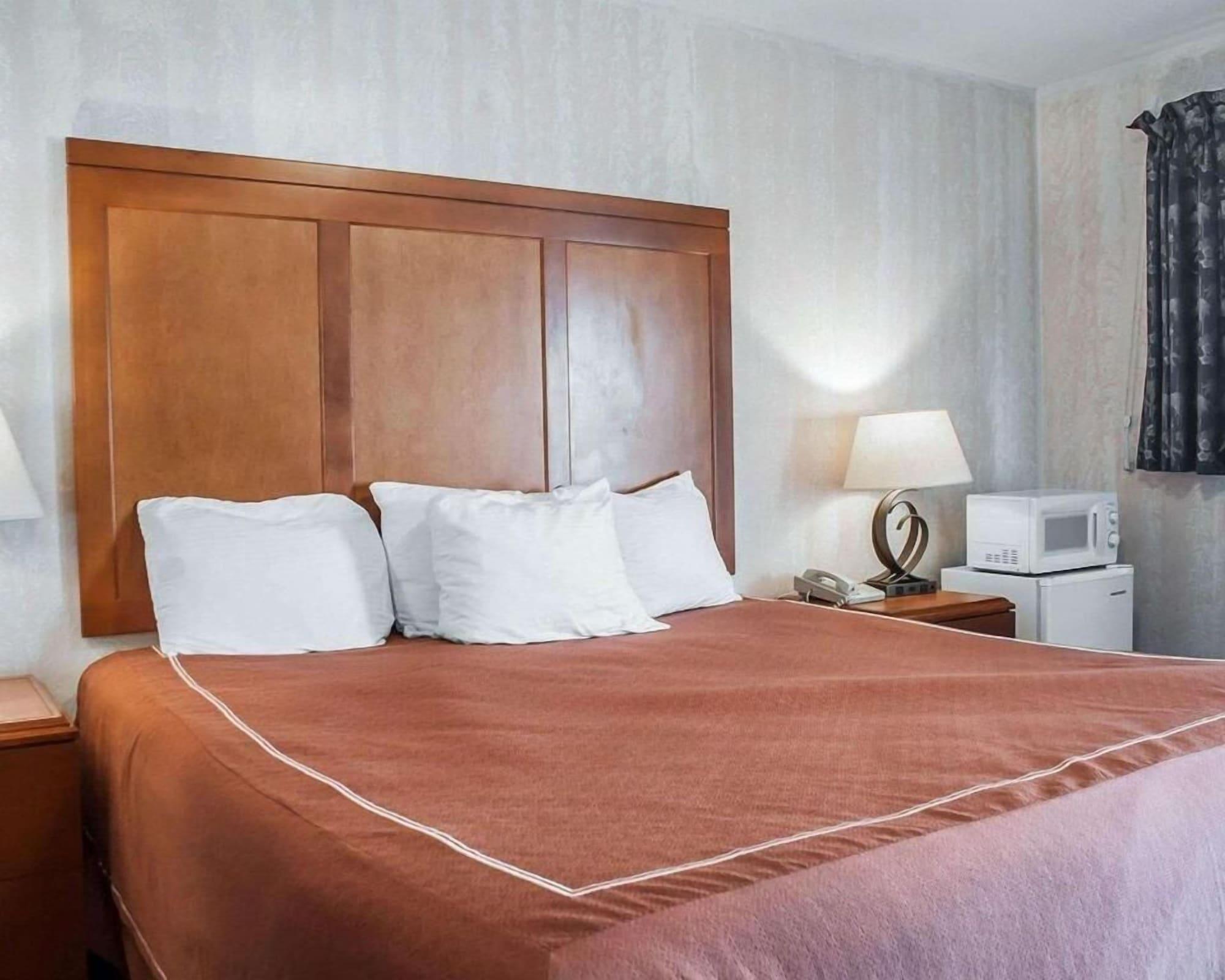 Castle Inn & Suites Niagara Falls Ngoại thất bức ảnh