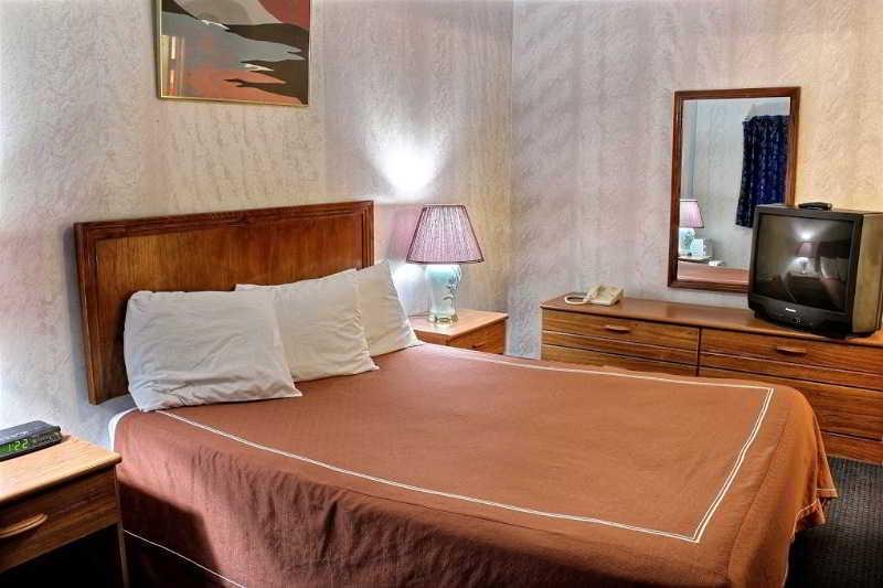 Castle Inn & Suites Niagara Falls Ngoại thất bức ảnh