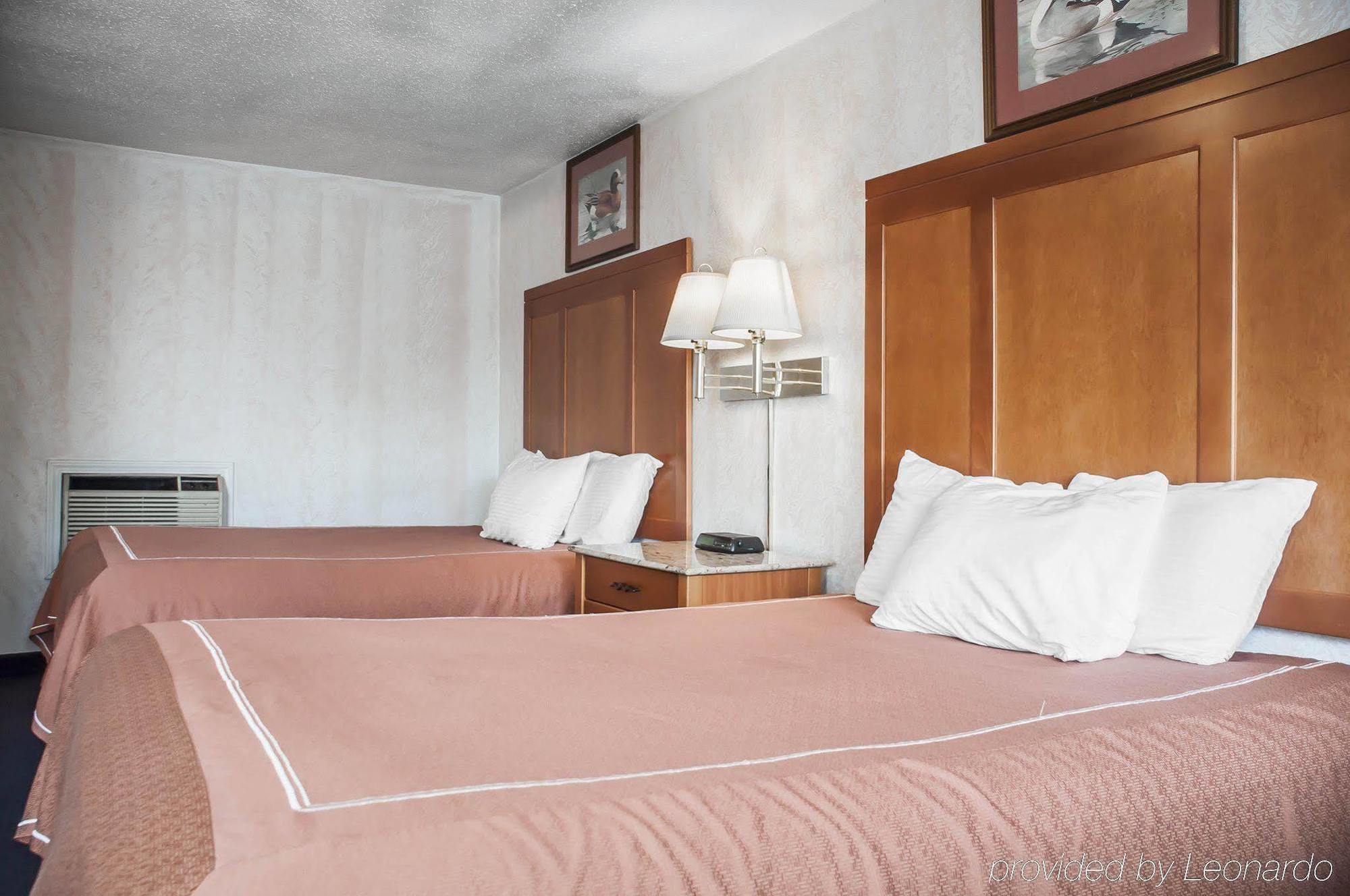 Castle Inn & Suites Niagara Falls Ngoại thất bức ảnh