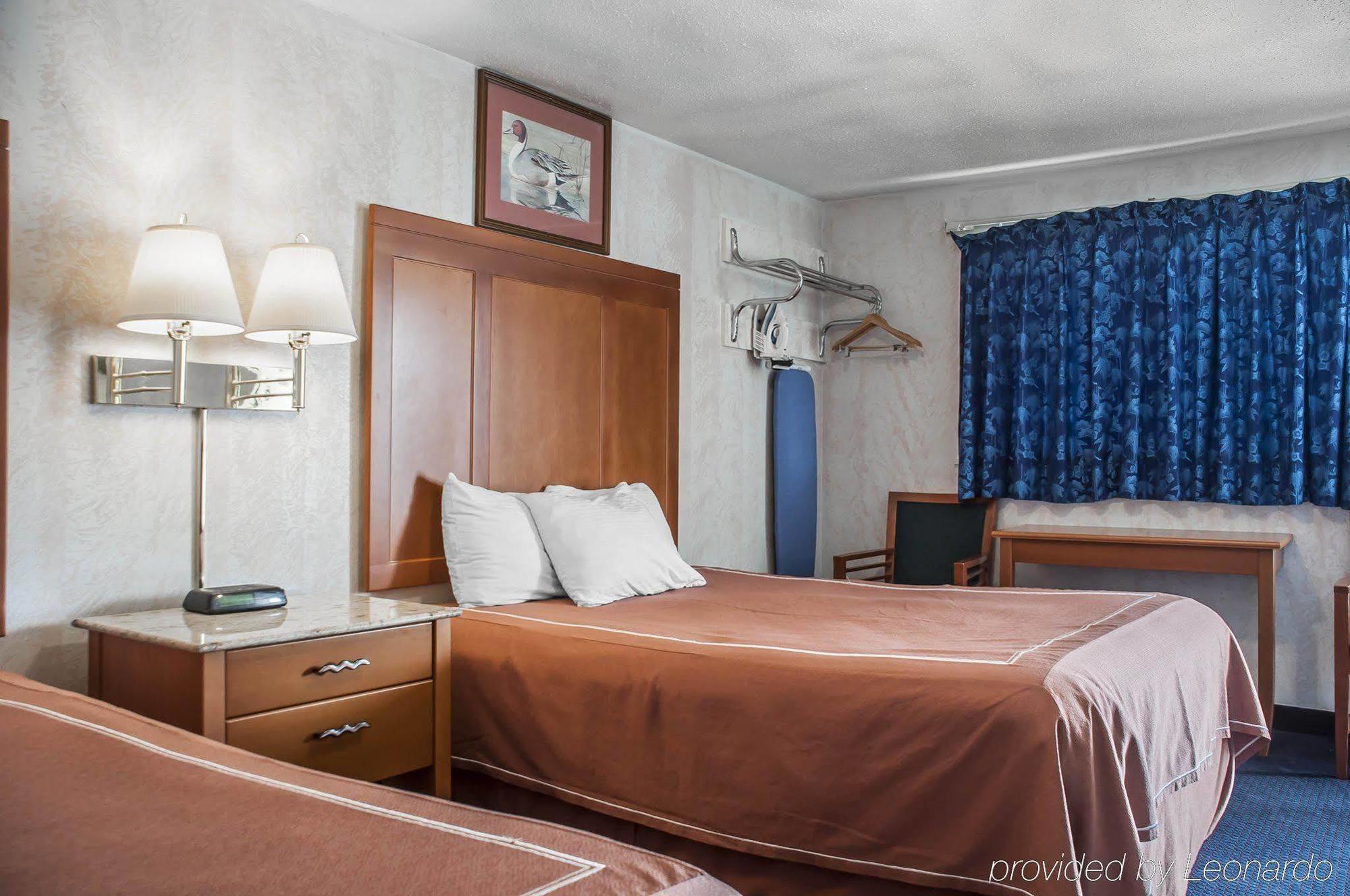 Castle Inn & Suites Niagara Falls Ngoại thất bức ảnh