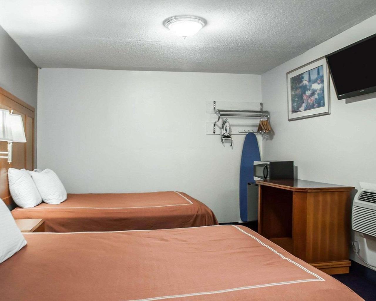 Castle Inn & Suites Niagara Falls Ngoại thất bức ảnh